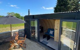 Henny Riverside Glamping