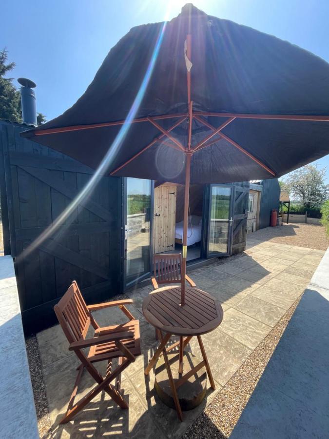 Henny Riverside Glamping Sudbury  Exterior photo